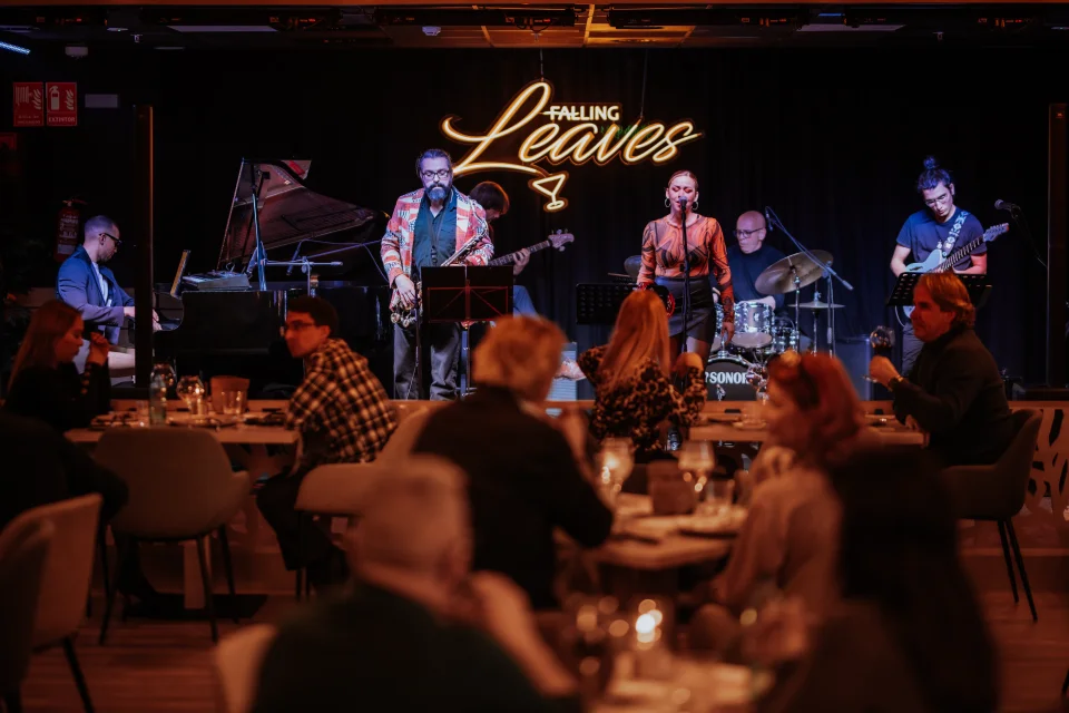 Live Music Leaves