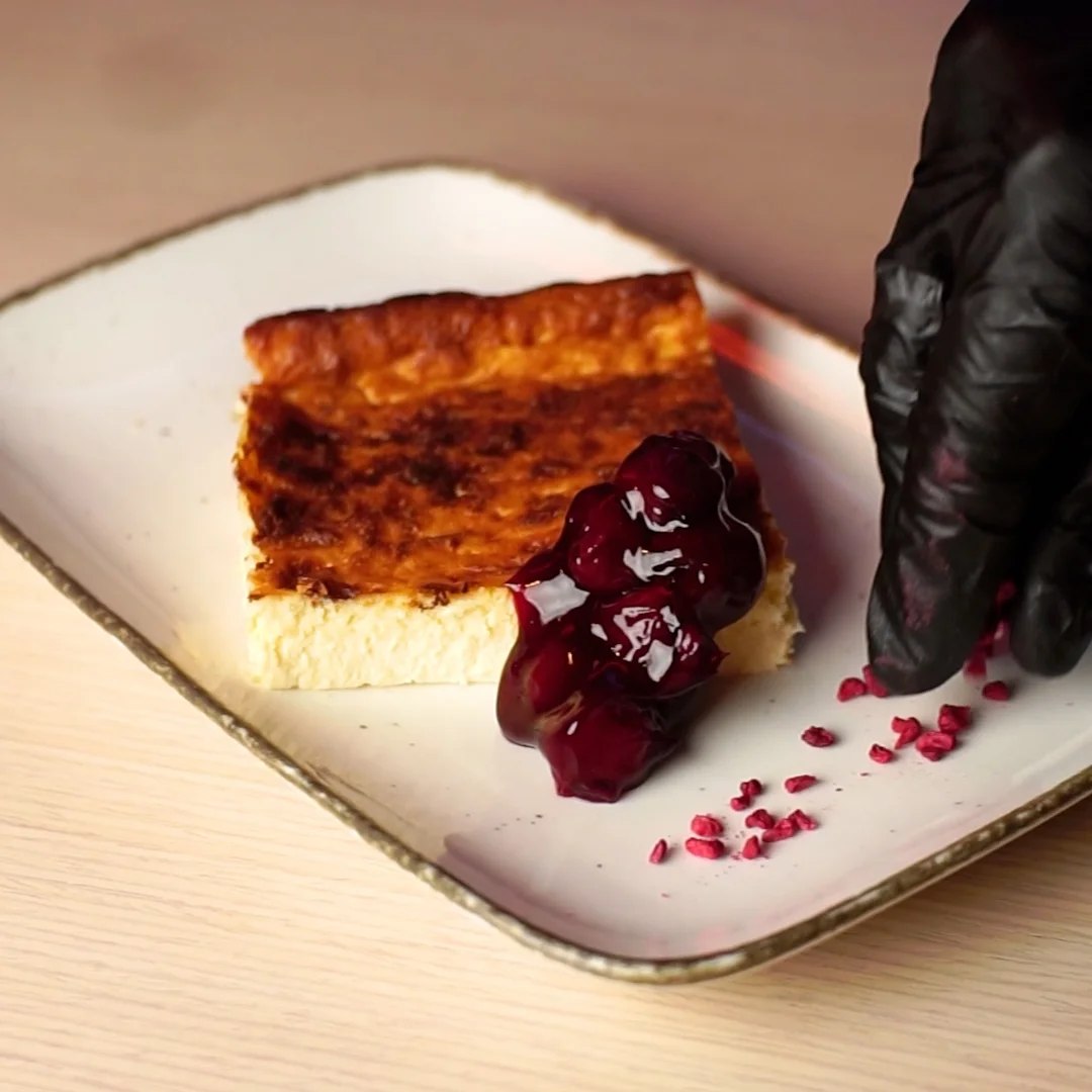 Our creamy cheesecake with amarena cherry jam